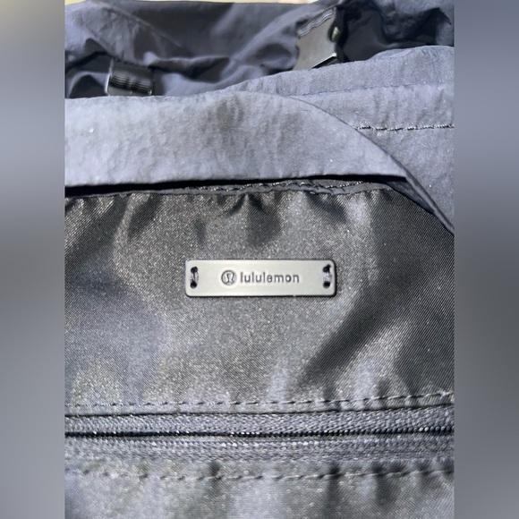 Lululemon On My Level Rucksack 18L | Black | Lululemon Backpack - Picture 12 of 16